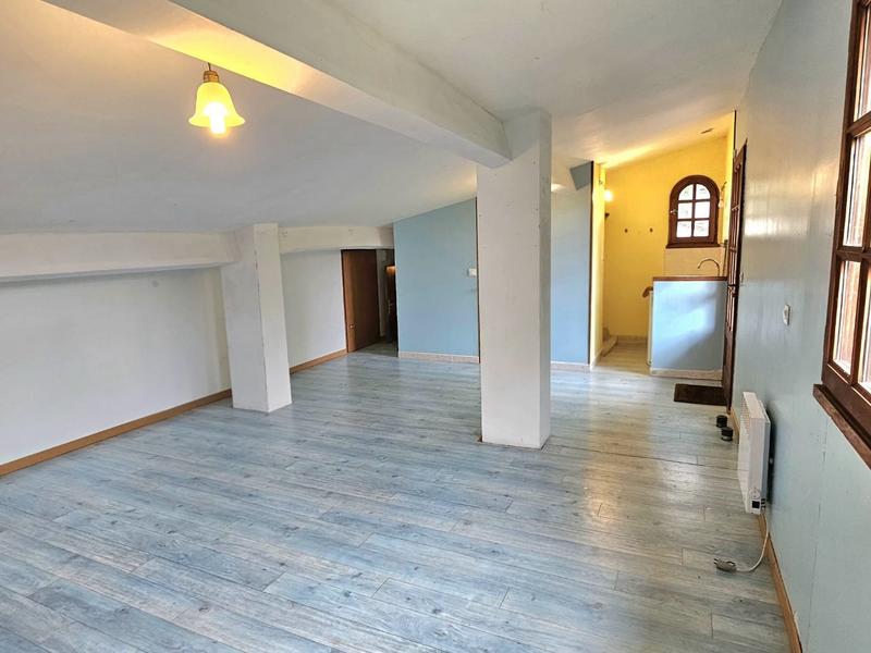 Maison - 226 m² - 7 pièces