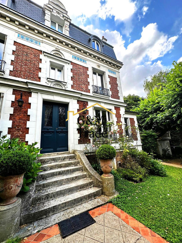 Maison - 125 m² - 8 pièces