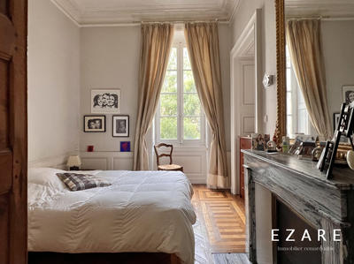 Appartement - 232 m² - 7 pièces