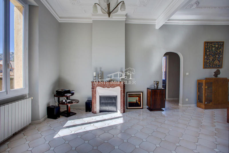 Maison - 186 m² - 8 pièces