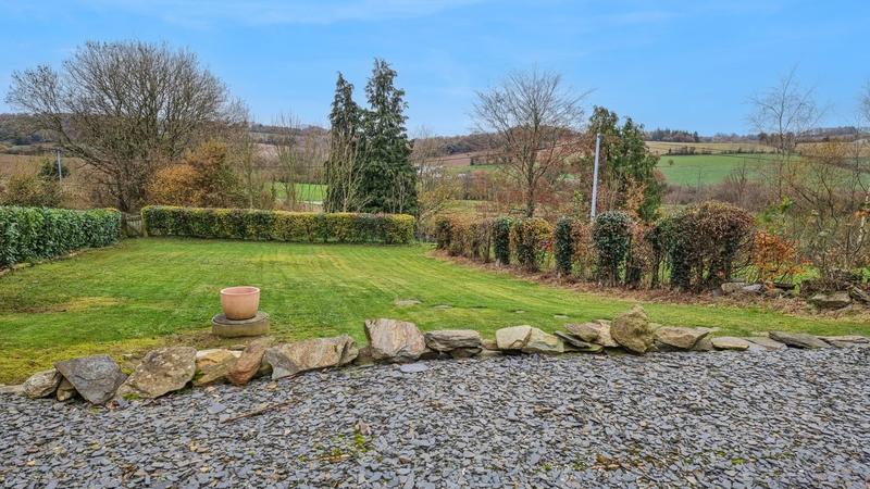 Maison - 187 m² - 11 pièces