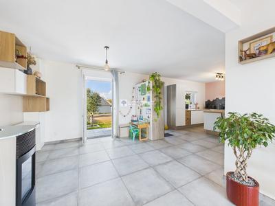 Maison - 95 m² - 5 pièces