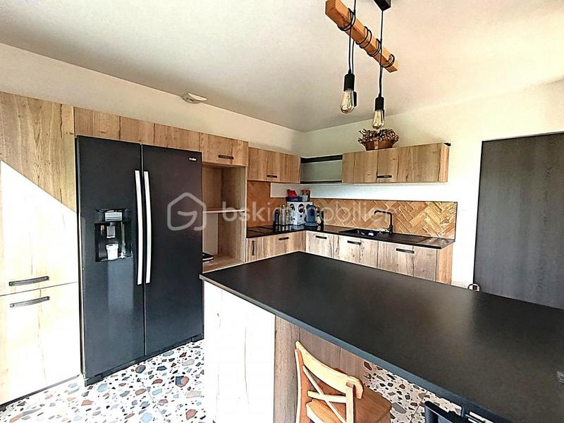 Maison - 159 m² - 7 pièces