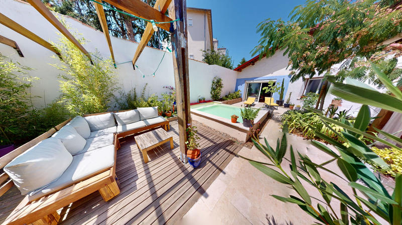 Maison - 200 m² - 6 pièces