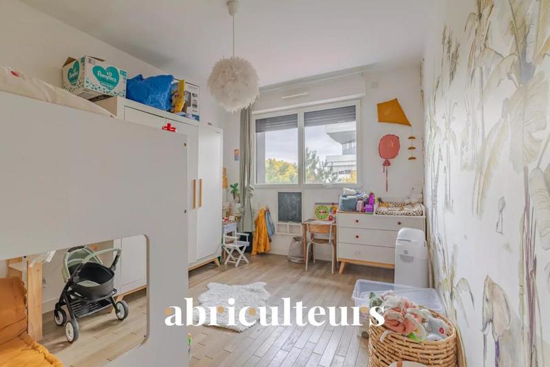 Appartement - 100 m² - 4 pièces