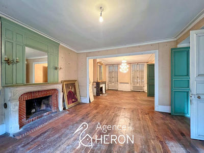 Maison - 470 m² - 19 pièces