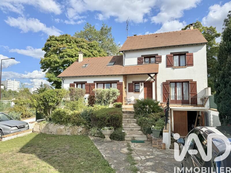 Maison - 156 m² - 8 pièces