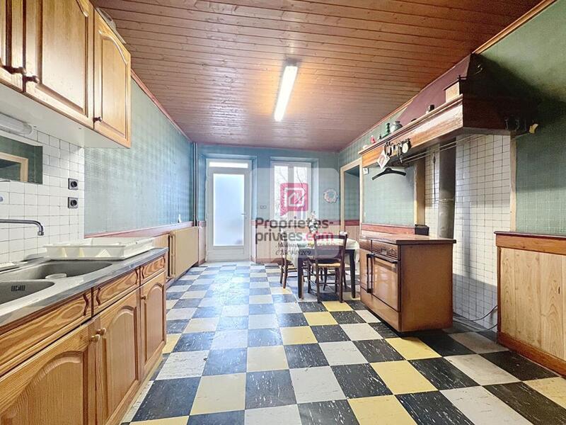 Maison - 390 m² - 9 pièces