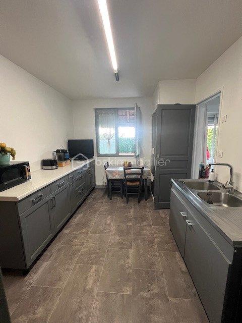 Maison traditionnelle - 166 m² - 8 pièces