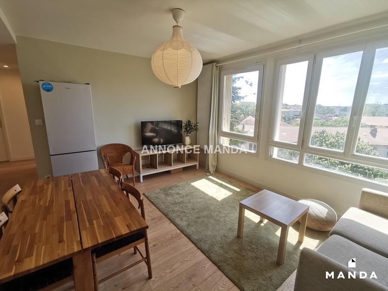 Chambre - 10 m² - 5 pièces