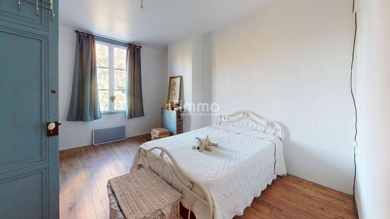 Maison - 240 m² - 8 pièces