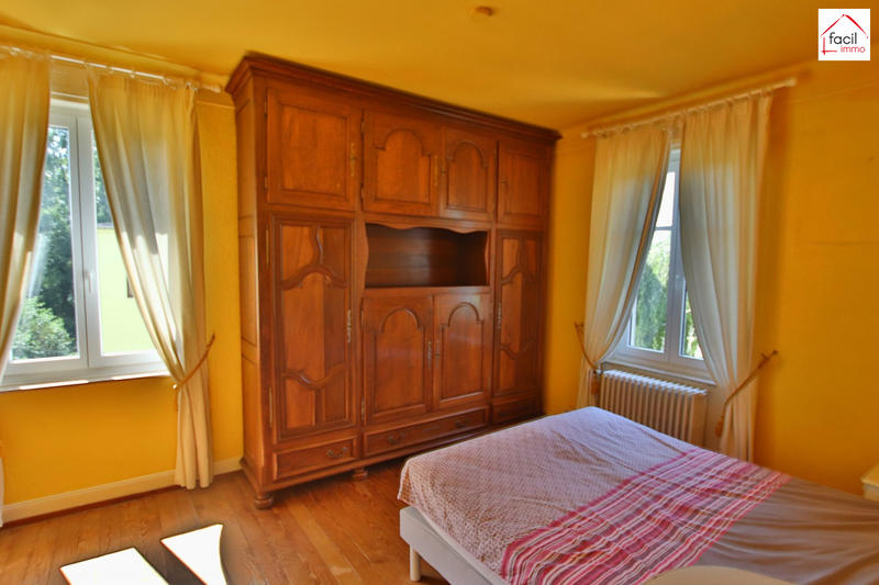 Maison - 352 m² - 16 pièces