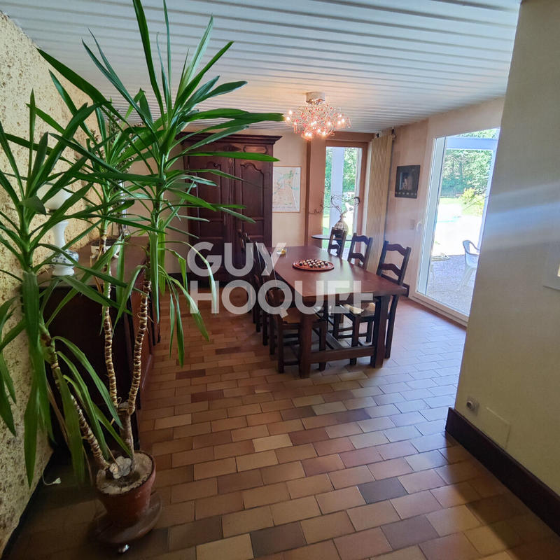 Maison - 246 m² - 7 pièces