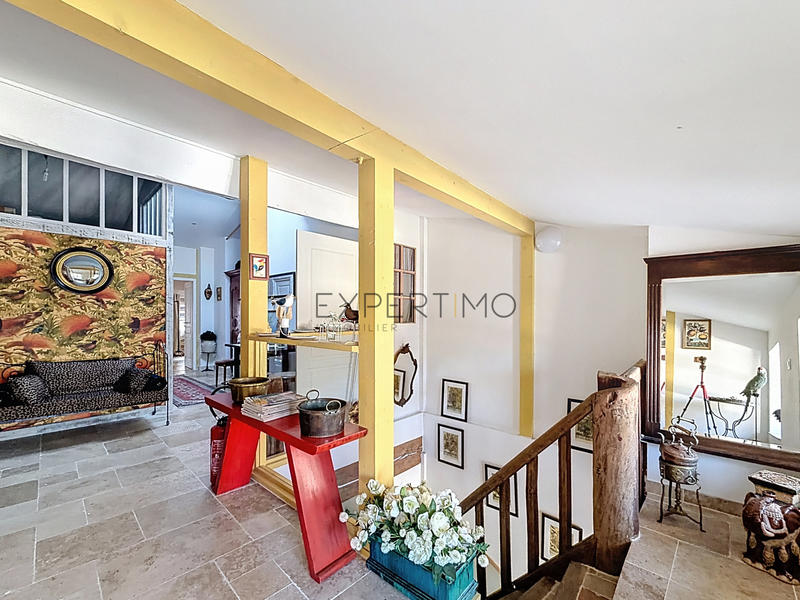 Maison - 249 m² - 7 pièces