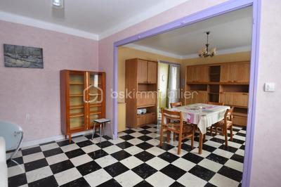 Maison traditionnelle - 90 m² - 4 pièces