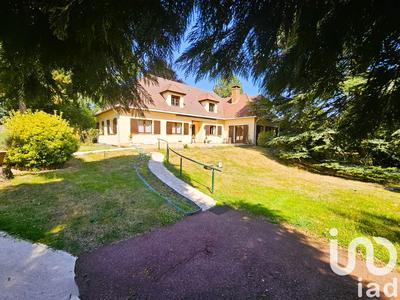 Maison - 225 m² - 8 pièces