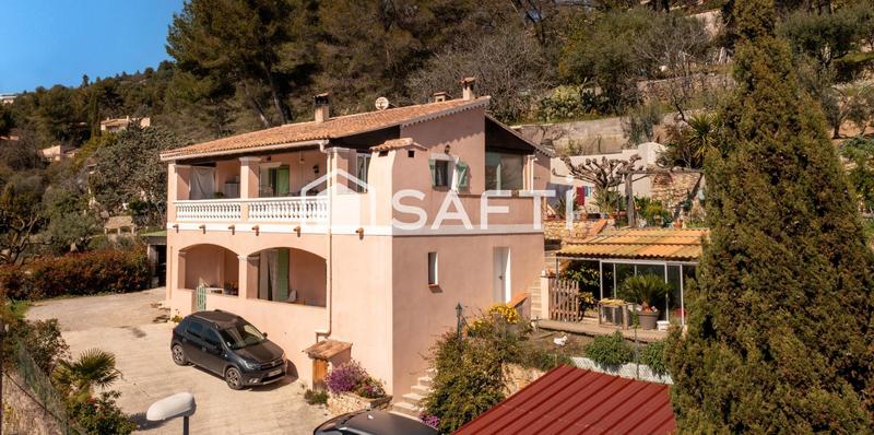 Maison - 179 m² - 8 pièces