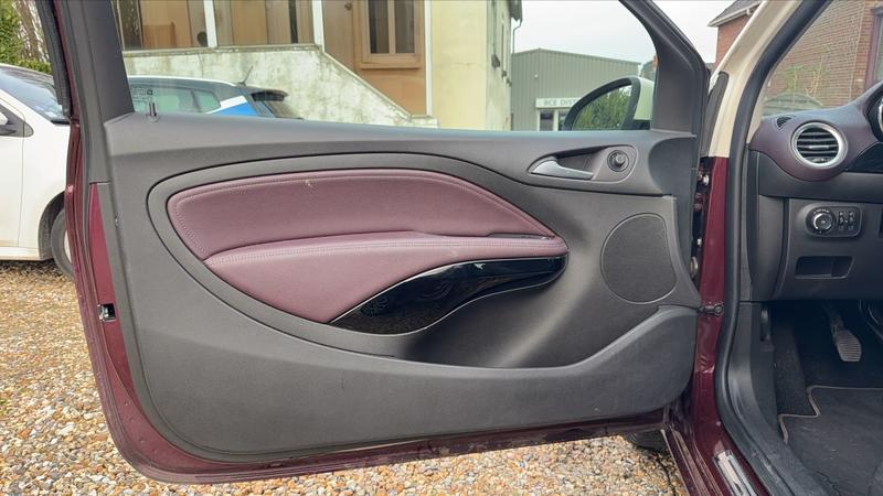 Opel Adam 1.4 i 87 Jam