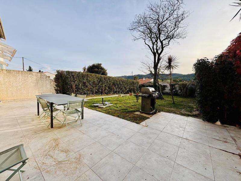 Propriété - 128 m² - 4 pièces