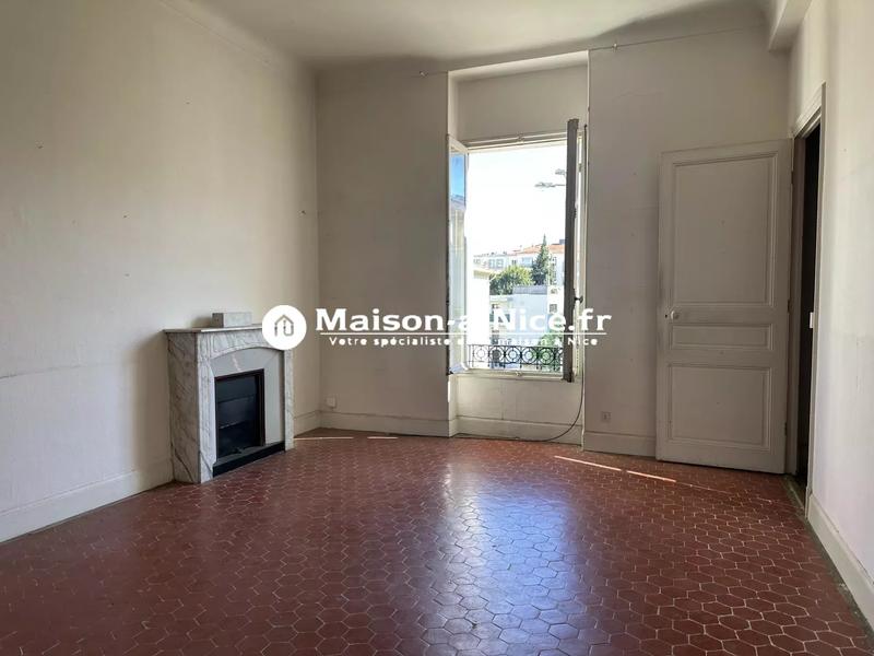 Maison - 300 m² - 12 pièces
