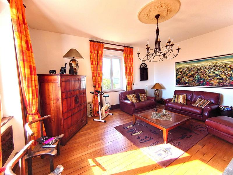 Maison - 246 m² - 8 pièces