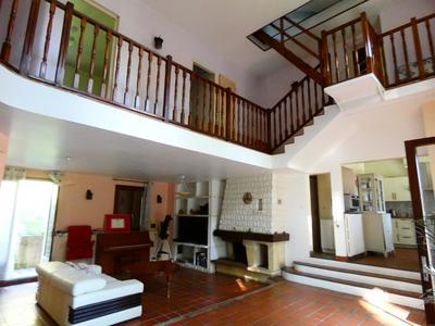 Maison - 200 m² - 7 pièces