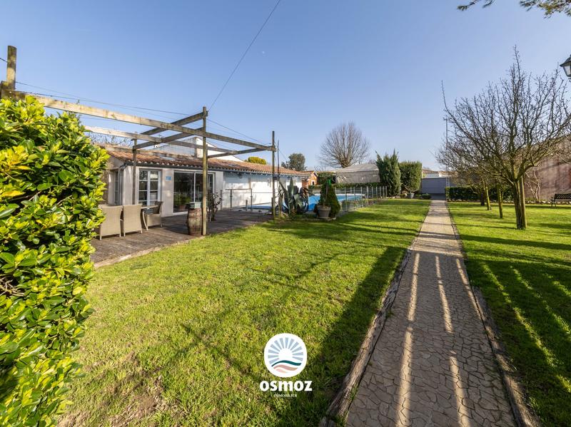 Maison - 450 m² - 14 pièces