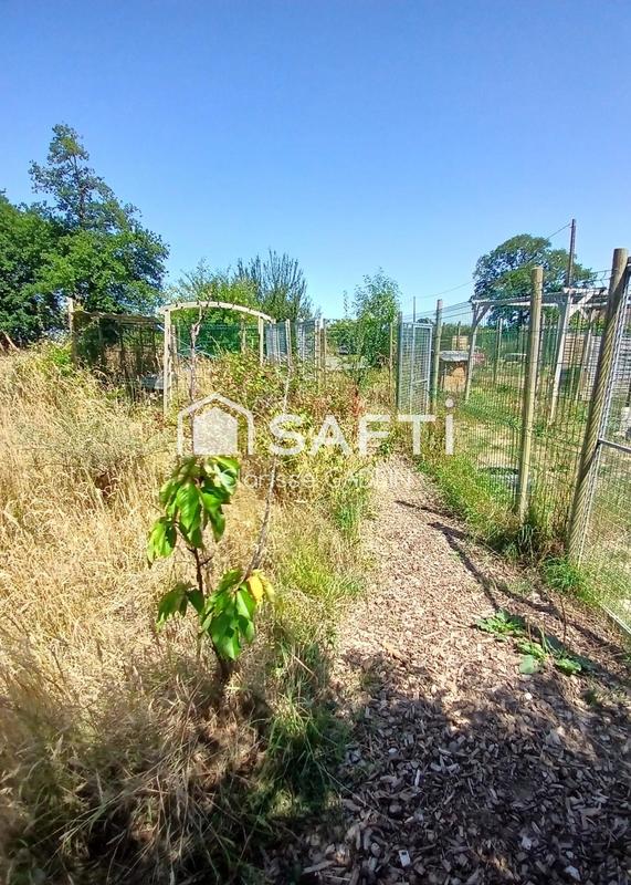 Local commercial - 8 768 m²