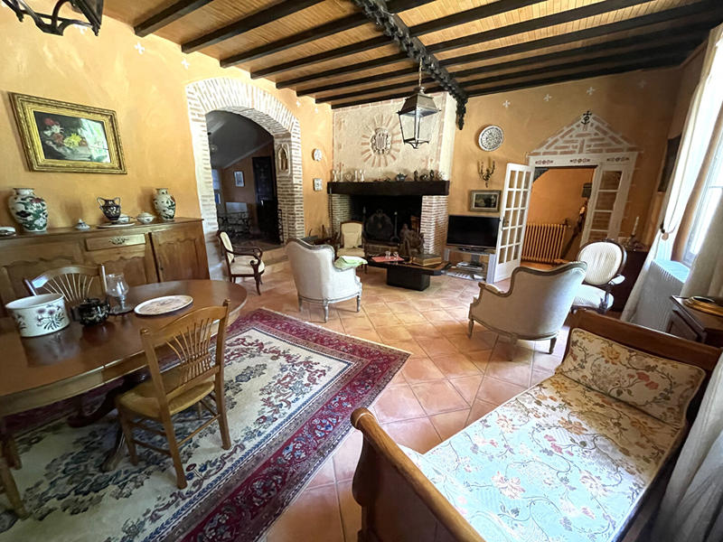 Maison - 220 m² - 6 pièces