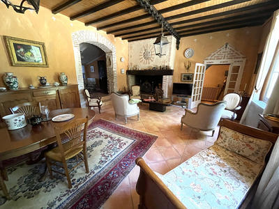 Maison - 220 m² - 6 pièces