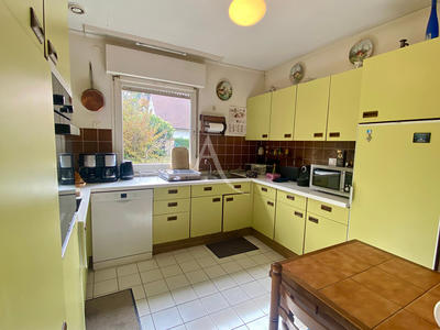 Maison - 210 m² - 7 pièces