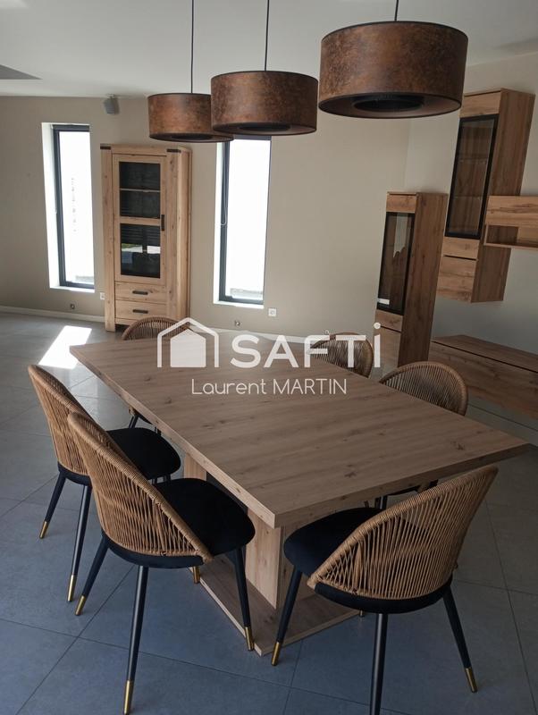 Maison - 163 m² - 8 pièces