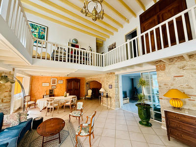 Maison - 259 m² - 7 pièces