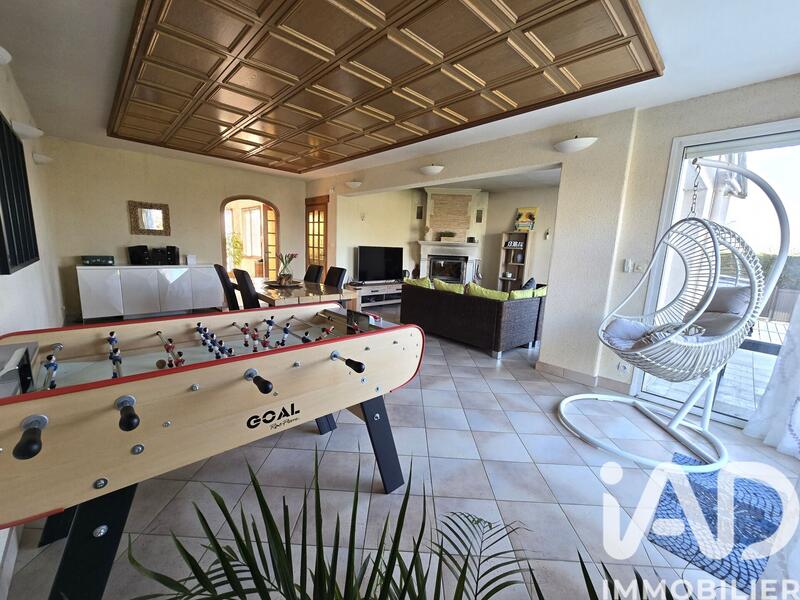 Maison - 161 m² - 6 pièces