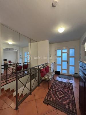 Maison traditionnelle - 165 m² - 7 pièces