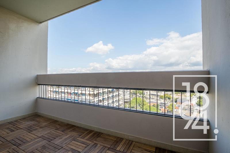 Appartement - 82 m² - 4 pièces