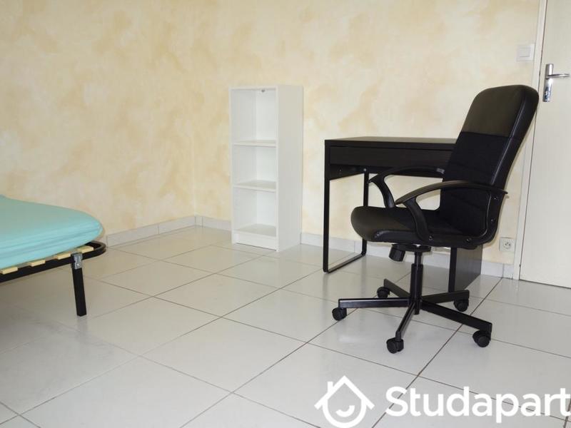 Chambre - 11 m² - 1 pièce