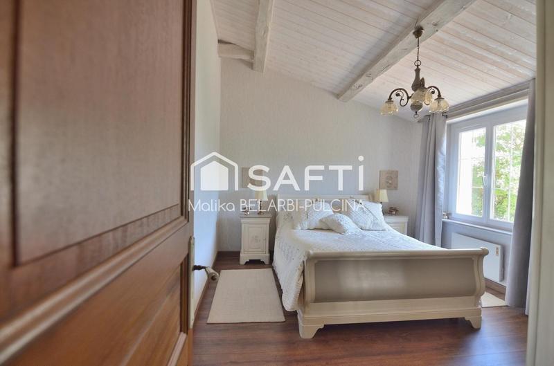 Villa - 297 m² - 6 pièces