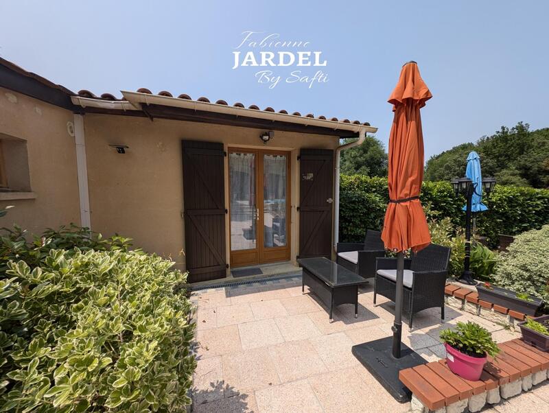 Maison - 292 m² - 10 pièces