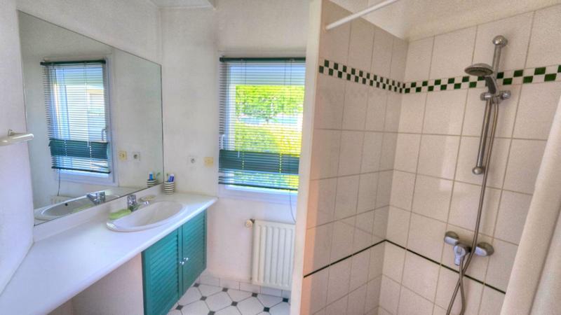 Maison - 216 m² - 8 pièces