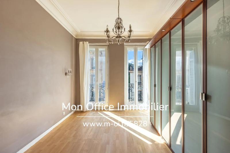 Bureau - 125 m² - 5 pièces