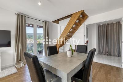 Maison - 182 m² - 7 pièces