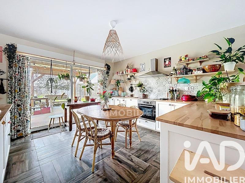 Maison - 98 m² - 5 pièces