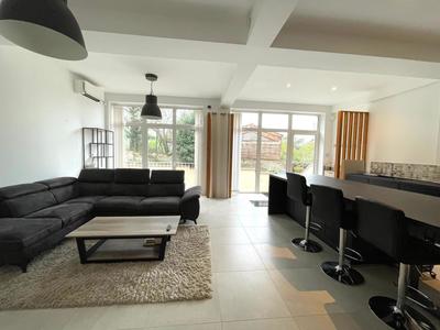 Loft - 82 m² - 4 pièces