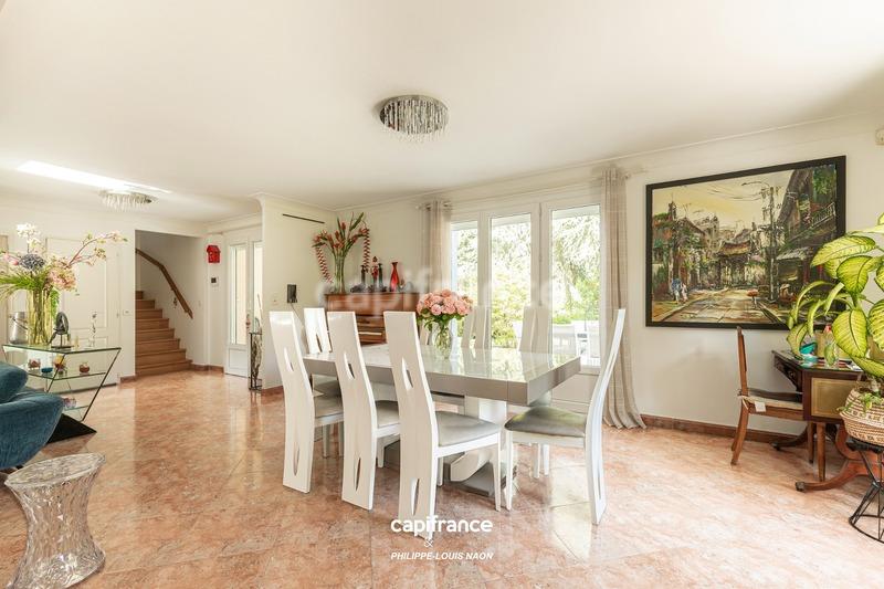 Maison - 196 m² - 8 pièces