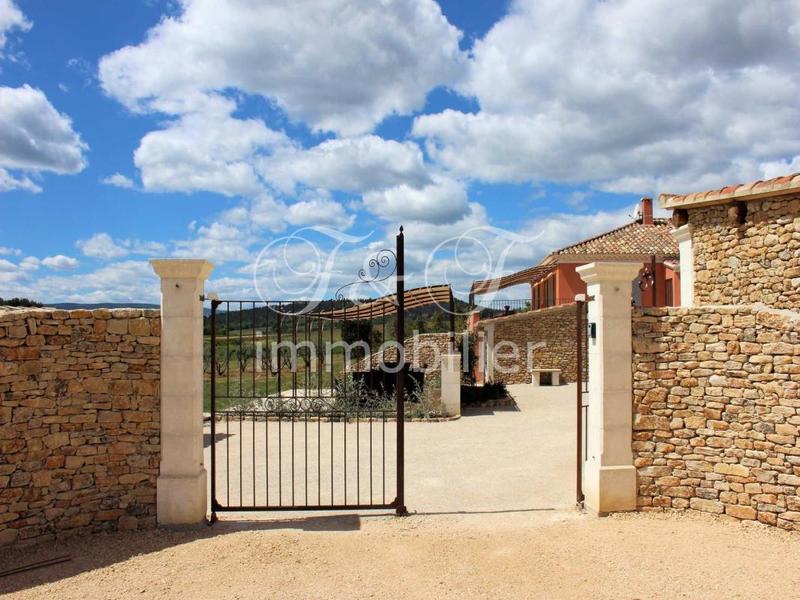 Propriété - 130 m²