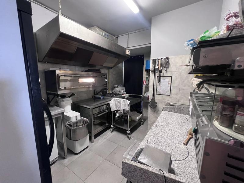 Magasins - 66 m² - 1 pièce