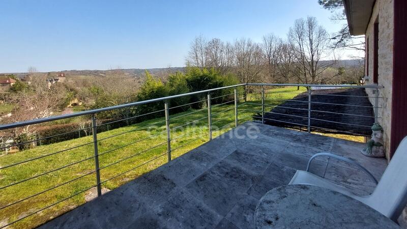 Maison - 244 m² - 8 pièces