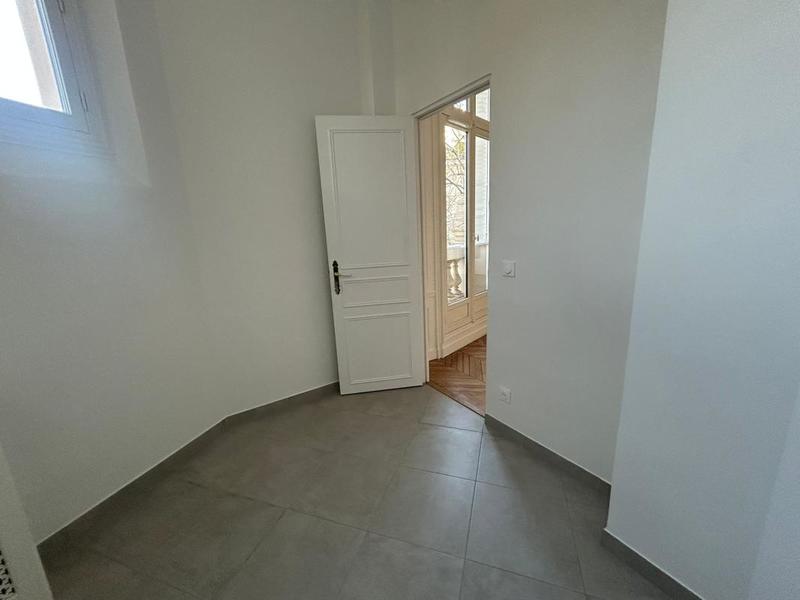 Appartement - 187 m² - 5 pièces