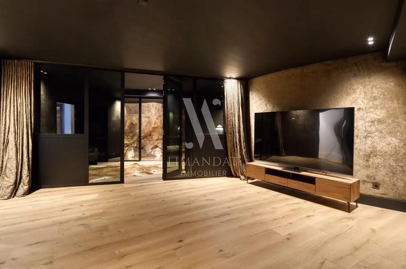 Propriété - 433 m² - 8 pièces